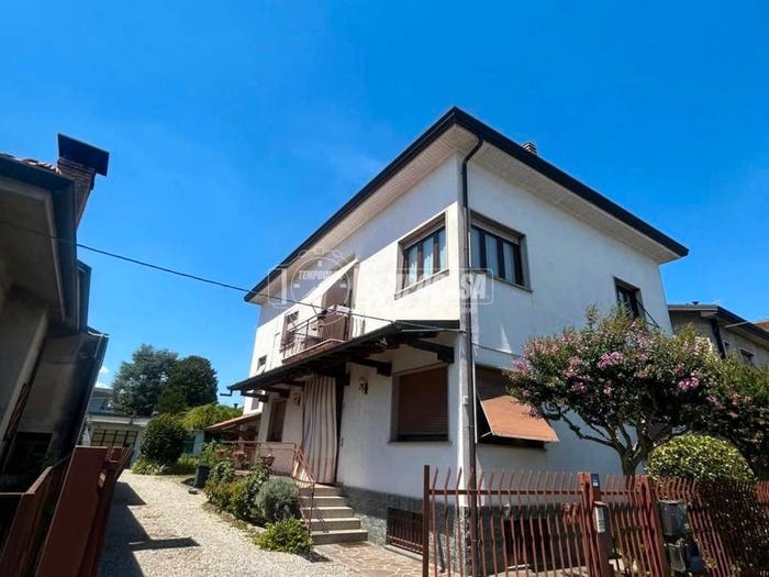 Appartamento trilocale in vendita in Via Prealpi, Centro, Lentate sul Seveso