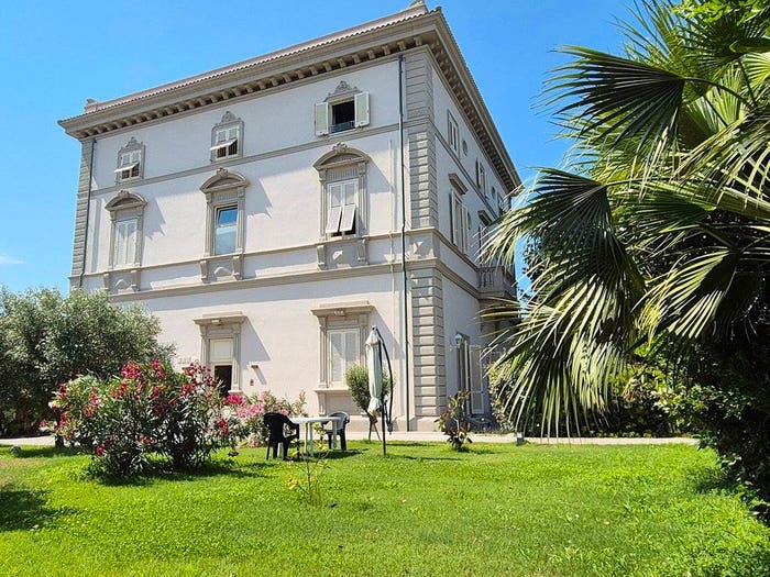 Casa con 6 locali in vendita in Viale di Antignano, Antignano Banditella, Livorno