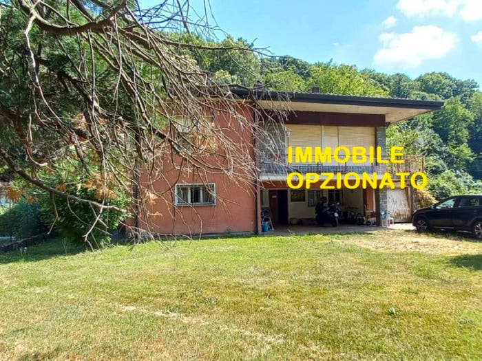 Casa con 5 locali in vendita in Via Pora, Cuvio