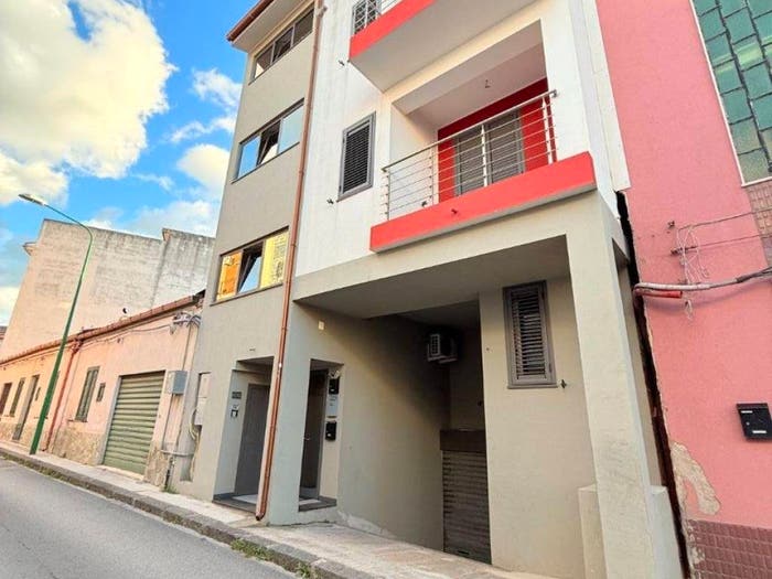 Appartamento trilocale in vendita in Via Ottobre, Centro, Torregrotta