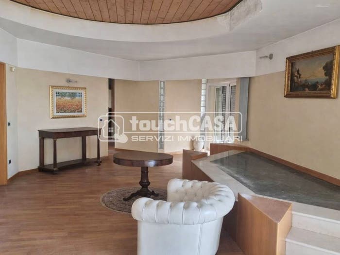 Appartamento con 5 locali in vendita in Via Luigi Pastore, Aversa