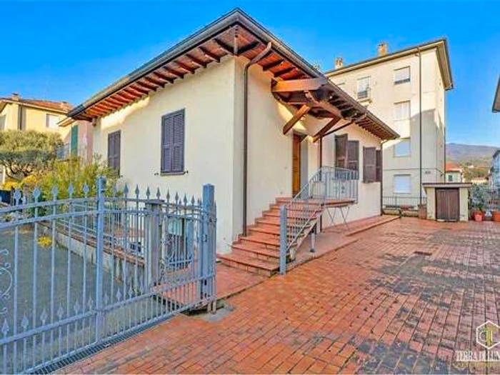 Casa con 6 locali in vendita in Via Roma, Centro, Pontremoli