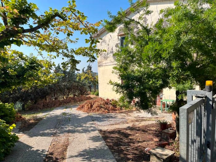 Casa quadrilocale in vendita in Legoli, Peccioli
