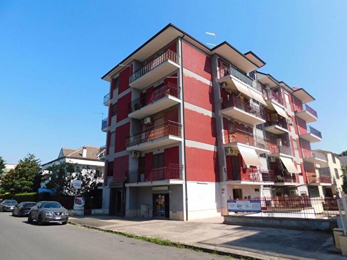 Appartamento con 5 locali in vendita in Via Domenico Cimarosa, Caserta