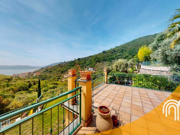 Casa con 6 locali in vendita in Strada Fontanelle, Parco San Rocco Tetti Rossi Loreto, Alassio