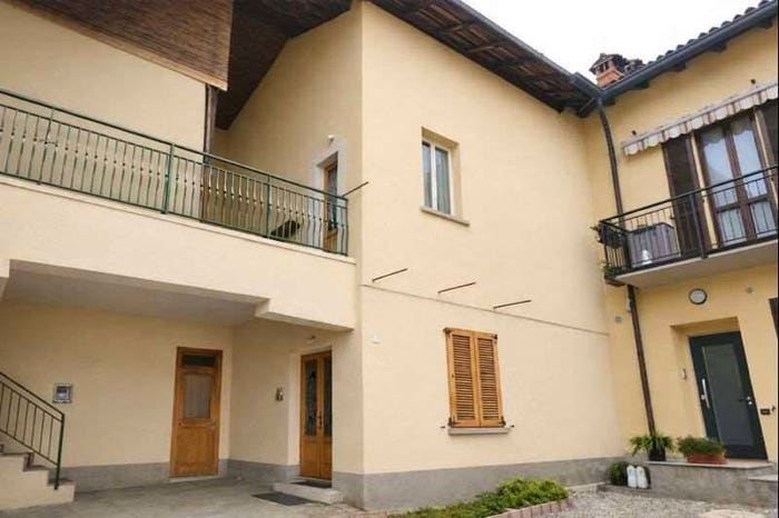 Casa bilocale in vendita in Via Basilica, Centro, Inverigo