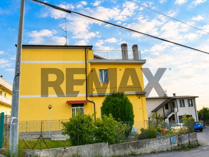 Casa con 6 locali in vendita in contrada fonte d'olmo, Villa Carmine, Montesilvano