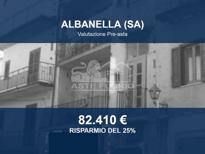 Appartamento con 6 locali in vendita in Via G Garibaldi, Centro, Albanella