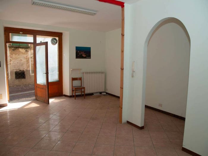 Appartamento quadrilocale in vendita in Marchirolo