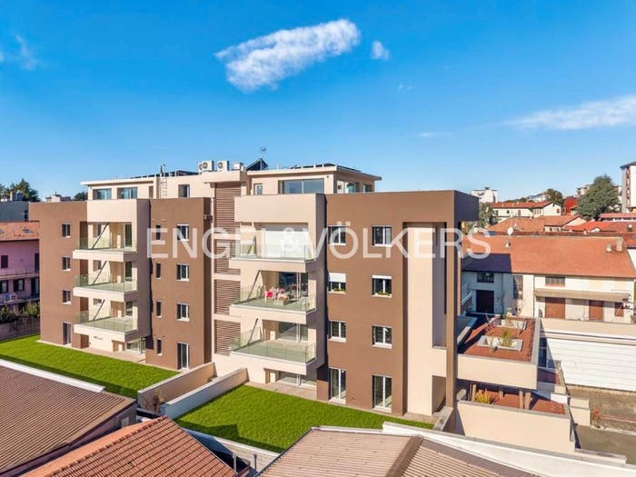 Appartamento con 5 locali in vendita in Via Giuliano Spazzi, Centro, Cantù