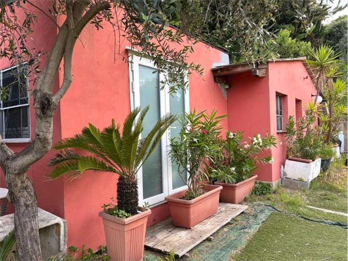 Casa bilocale in vendita in Via Nino Cervetto, Cornigliano, Genova