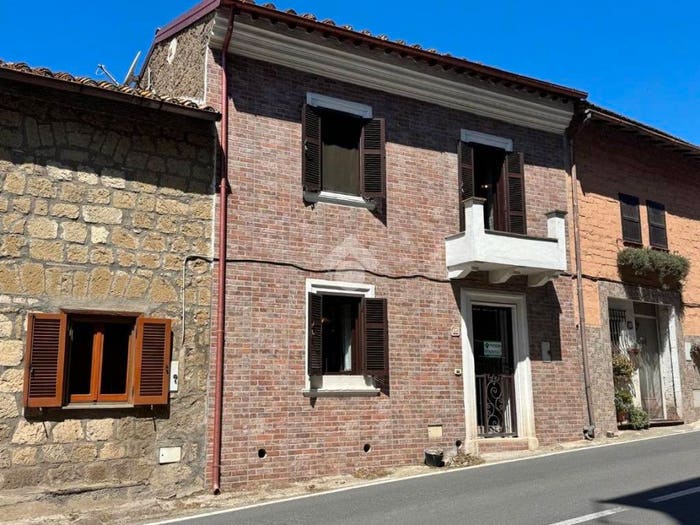 Casa trilocale in vendita in Via tuscania, Piansano