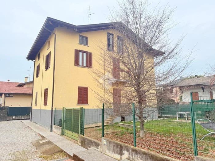 Appartamento bilocale in vendita in Via Damiano Chiesa, Centro, Carbonate