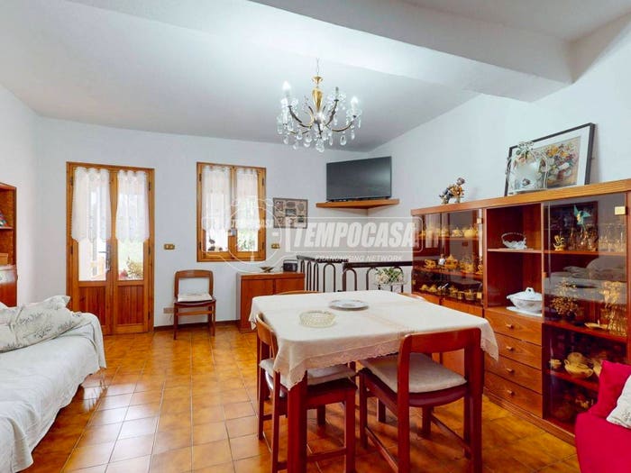 Casa quadrilocale in vendita in Via Castello, Centro, Marano sul Panaro