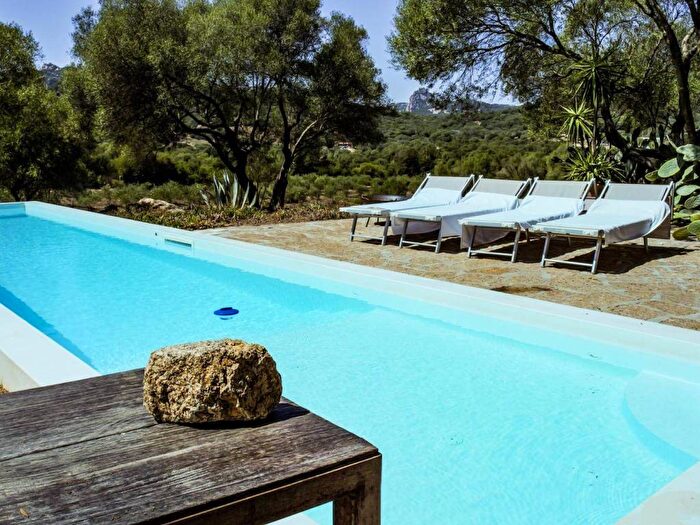 Casa trilocale in vendita in Strada Statale Olbia Nord, San Pantaleo, Olbia