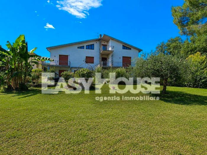 Appartamento con 5 locali in vendita in Via Cristoforo Colombo, San Giustino Valdarno, Loro Ciuffenna