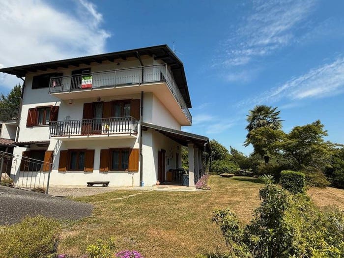 Appartamento con 6 locali in vendita in Via Case Sparse, Pettinengo