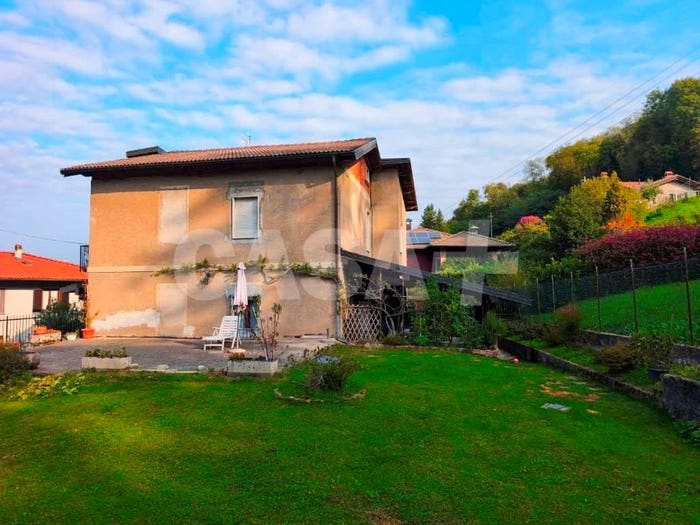 Casa con 6 locali in vendita in Via Ca del Mago, Ghirla, Valganna