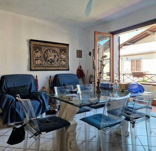 Appartamento quadrilocale in vendita in Marina di Massa Centro, Massa