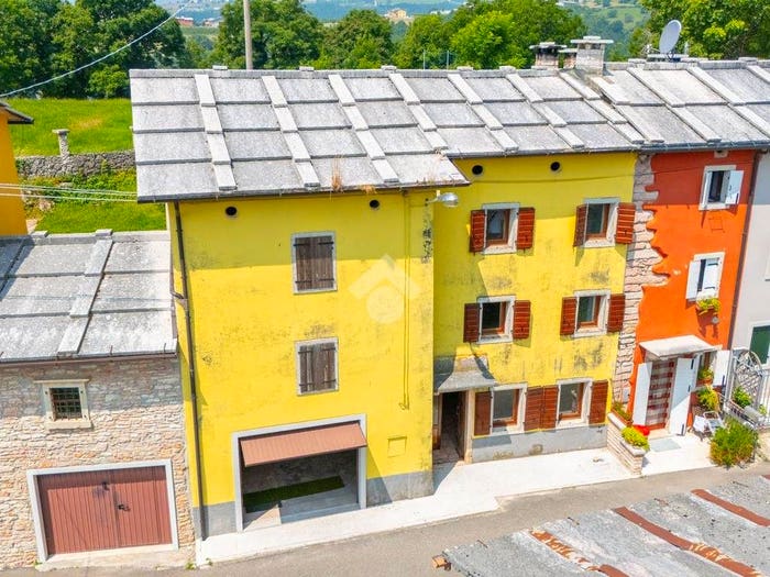 Casa con 6 locali in vendita in Contrada Zulli, Erbezzo