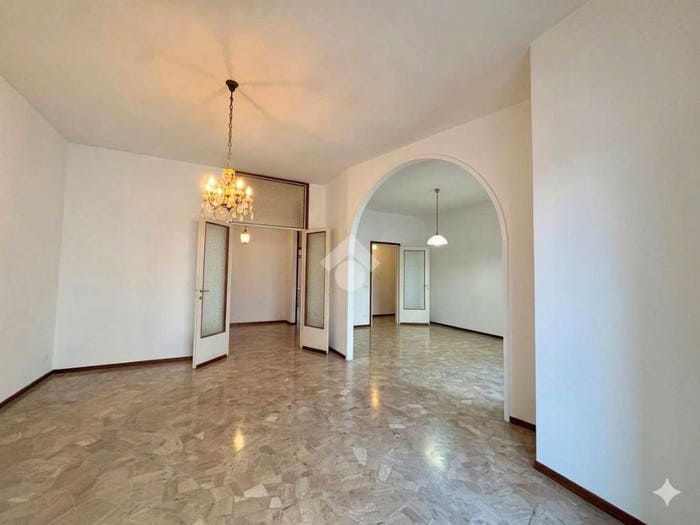 Appartamento quadrilocale in vendita in Via Pellegrino Pellegrini, San Martino, Novara