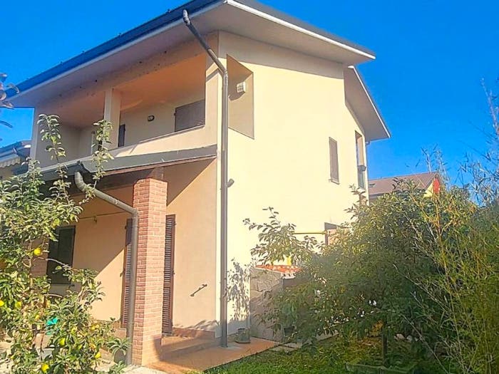 Casa trilocale in vendita in Via Tiziano, Casorate Primo