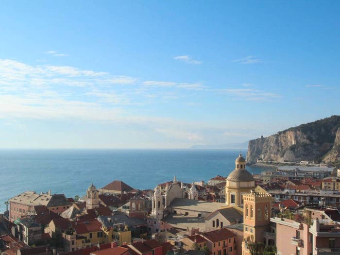 Appartamento trilocale in vendita in Via Generale Enrico Caviglia, Centro, Finale Ligure