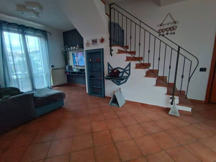 Appartamento con 5 locali in vendita in Via S Leonardo, Marina di Massa Centro, Massa