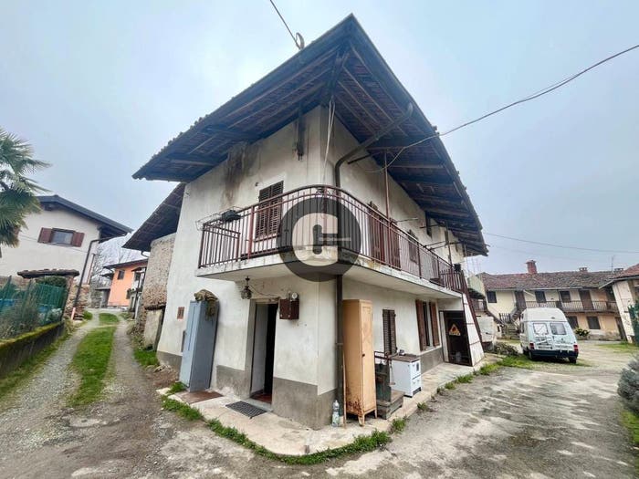 Casa con 5 locali in vendita in Casale Filippi, Trucchi Rossi Filippi, Zubiena