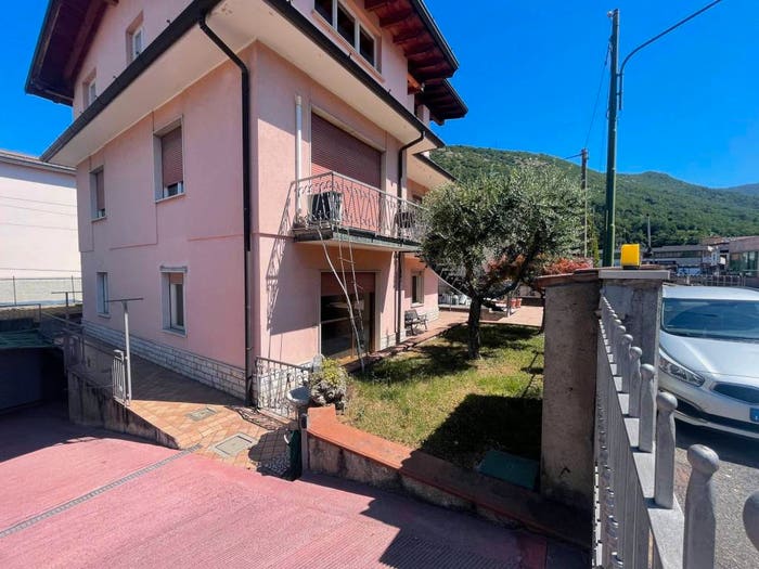 Appartamento trilocale in vendita in Via Primo Alghisi, Centro, Concesio