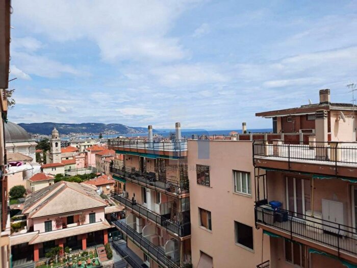 Appartamento trilocale in vendita in Corso Europa, Centro, Loano