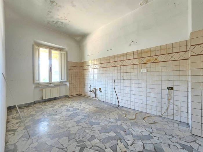 Appartamento con 6 locali in vendita in Camaiore Paese, Camaiore