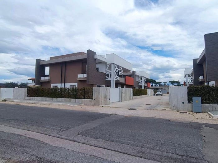 Casa quadrilocale in vendita in Via Miglioramento, Rinascimento, Anzio