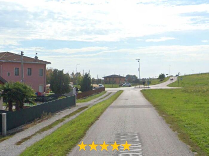 Appartamento con 6 locali in vendita in Via Cavaizza, Rosara, Codevigo