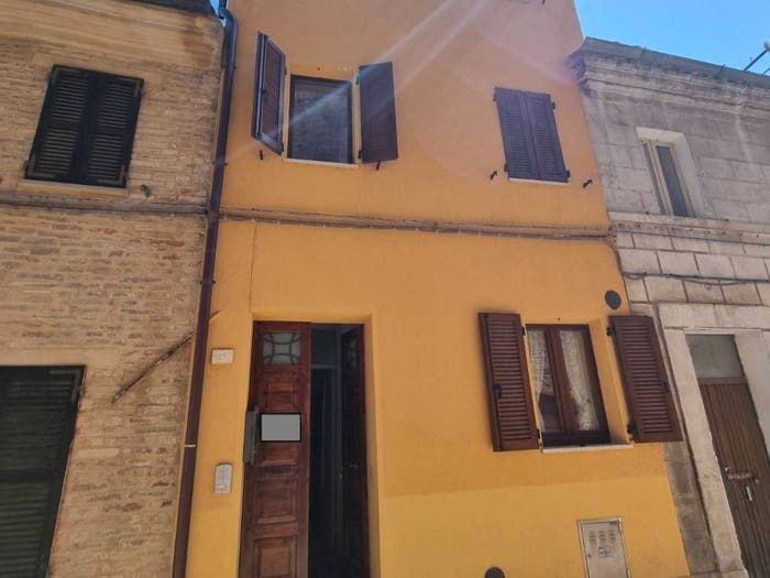 Casa con 6 locali in vendita in Via Camillo Benso di Cavour, Centro, Loro Piceno