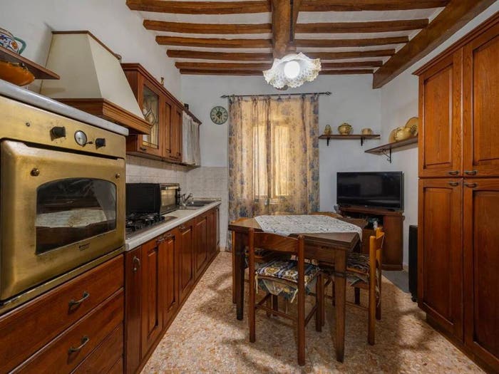 Appartamento con 6 locali in vendita in Vicolo Dell'Amorino No Number, Centro, Cortona