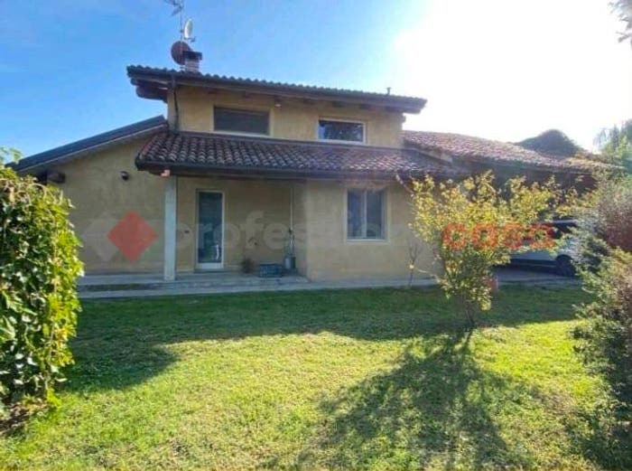 Casa con 5 locali in vendita in via maestra di Baudenasca, Macello