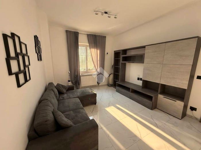 Appartamento trilocale in vendita in Via Coronata, Cornigliano, Genova