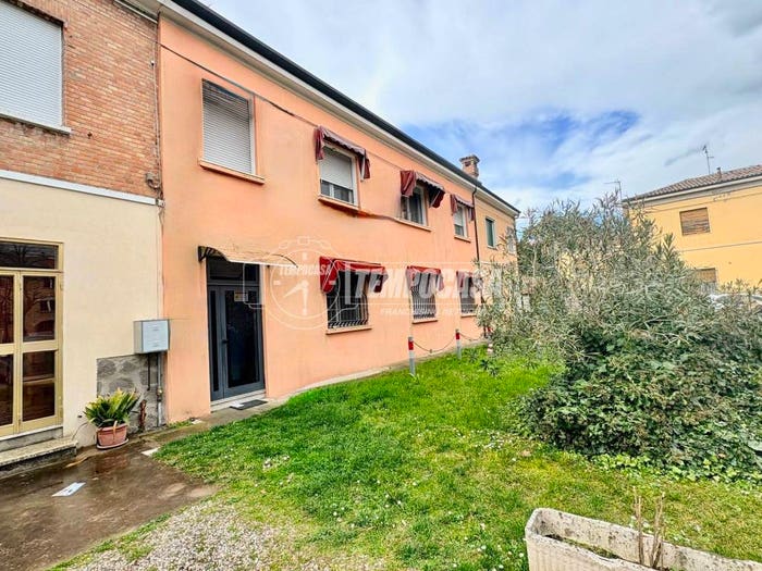 Appartamento bilocale in vendita in Via Ippodromo, Ippodromo, Ferrara
