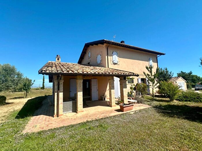 Casa con 6 locali in vendita in Contrada Colle Montone, Colle Montone, Mosciano Sant'Angelo