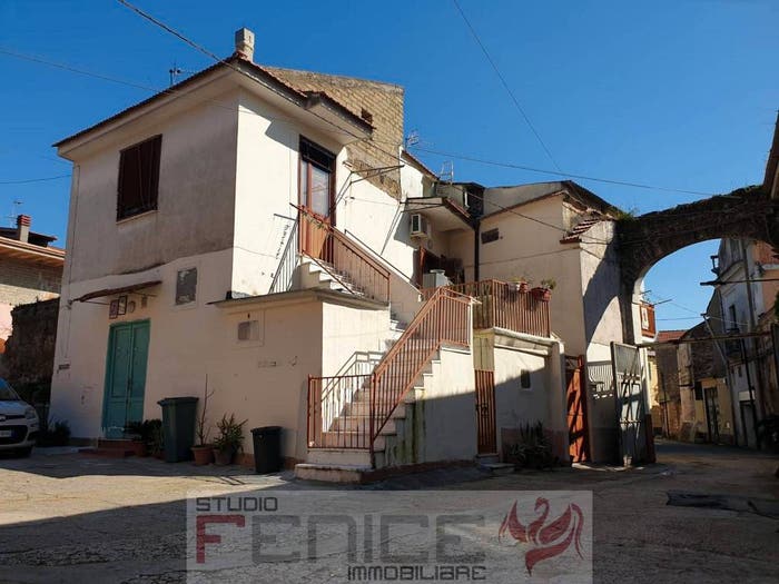 Casa con 5 locali in vendita in Vico Lungo, Carinaro