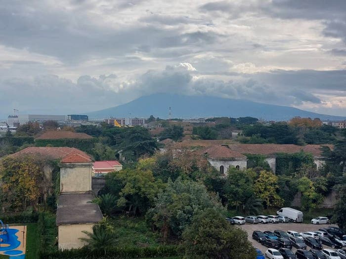 Appartamento trilocale in vendita in Calata Capodichino, Ponti Rossi, Napoli