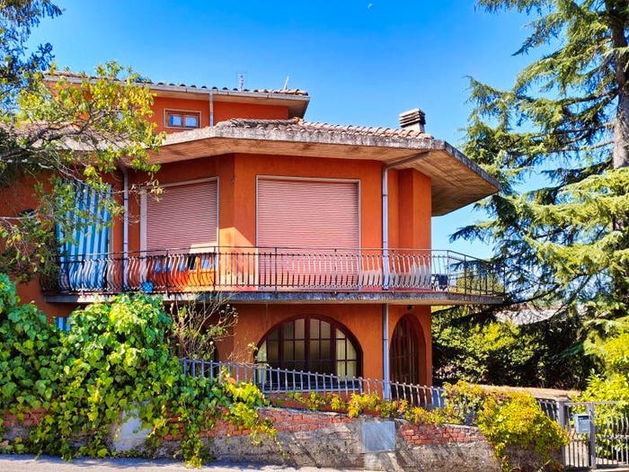 Casa con 6 locali in vendita in Via Leonardo da Vinci, Ambra, Bucine