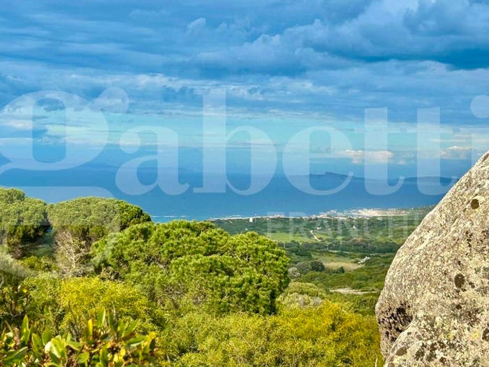 Casa con 6 locali in vendita in Cala Faa Monti Ruiu snc, Aglientu