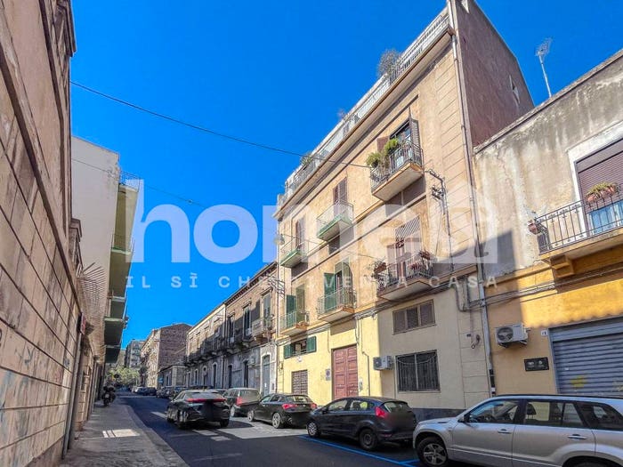 Appartamento con 5 locali in vendita in Via Benedetto Guzzardi Catania CT Italia, XX Settembre Tribunale, Catania