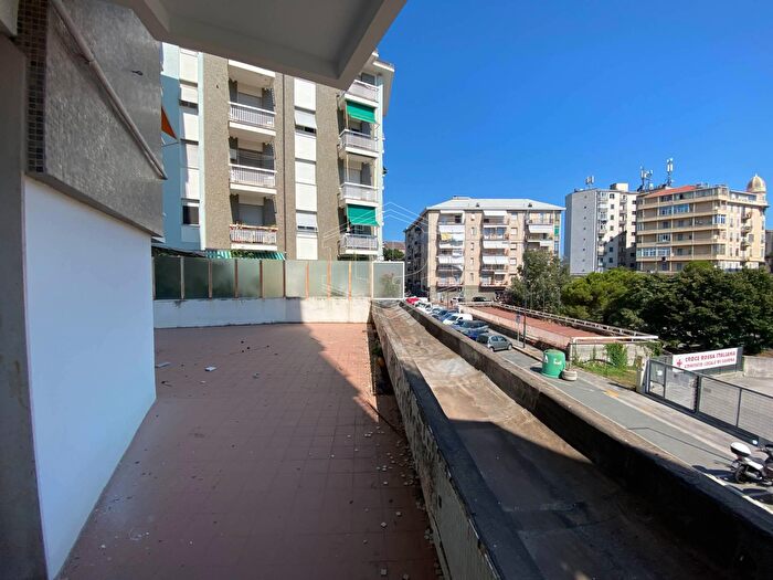 Appartamento con 7 locali in vendita in Piazza Maestri dell'Artigianato, Savona