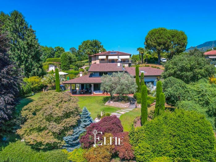 Casa con 6 locali in vendita in Via Monte Grappa, Centro, Besozzo