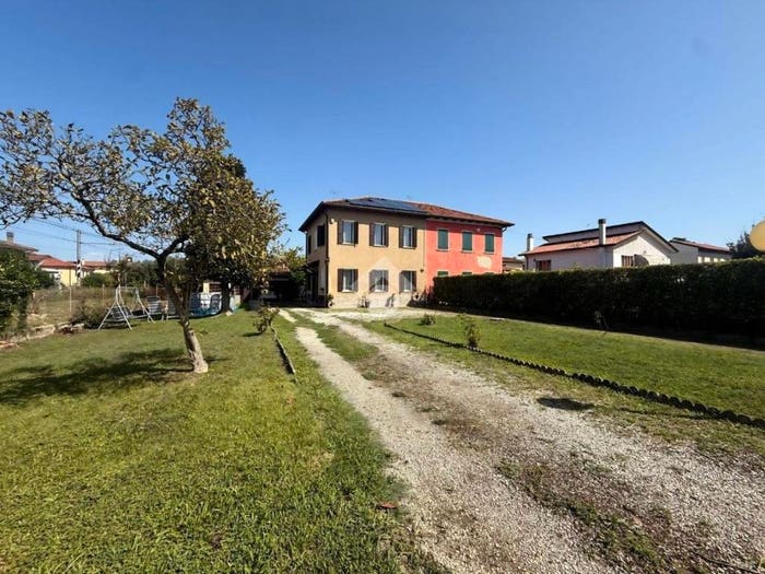 Casa quadrilocale in vendita in Via Giulio De Zuliani, Centro, Mogliano Veneto