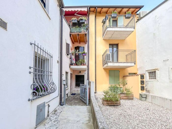 Appartamento bilocale in vendita in Via Colli, Centro, Pescantina