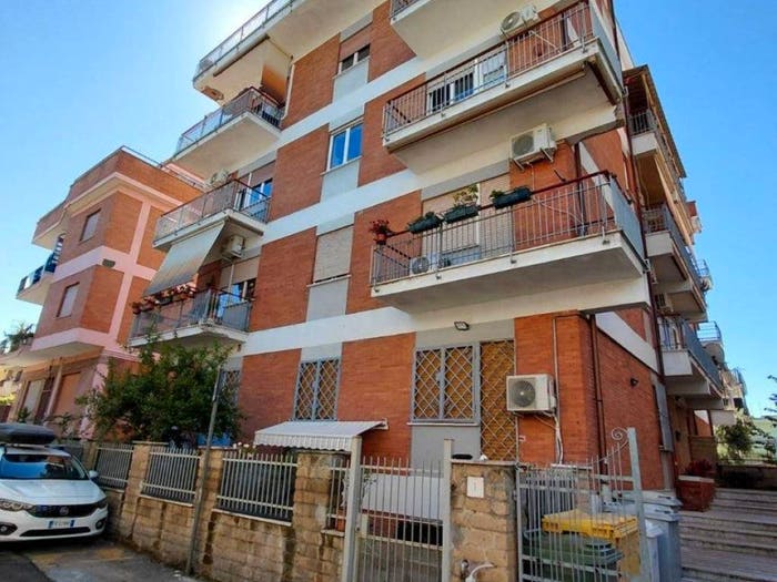 Appartamento trilocale in vendita in Via Sardegna, Villalba, Guidonia Montecelio